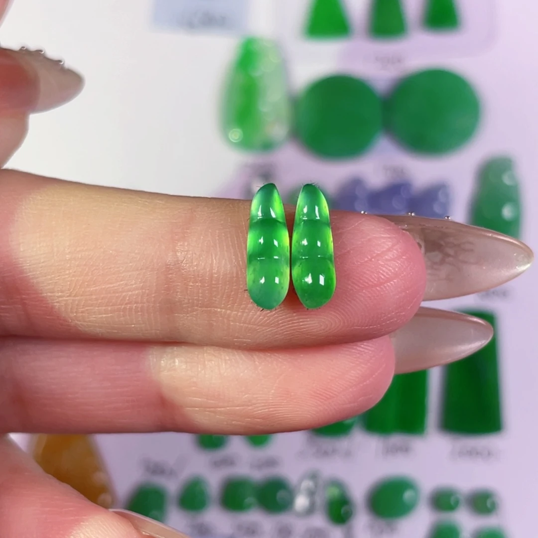 翡翠未镶嵌颈饰裸石