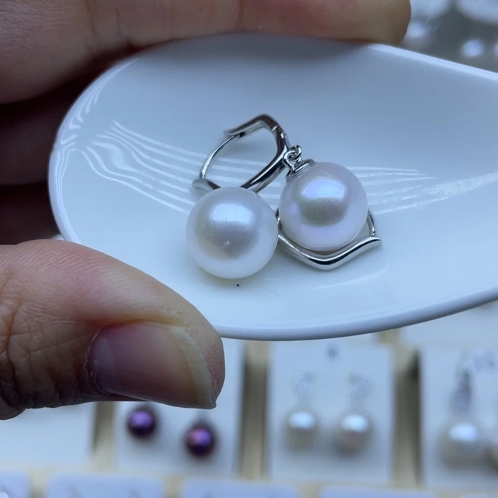 淡水珍珠银S925镶嵌耳饰