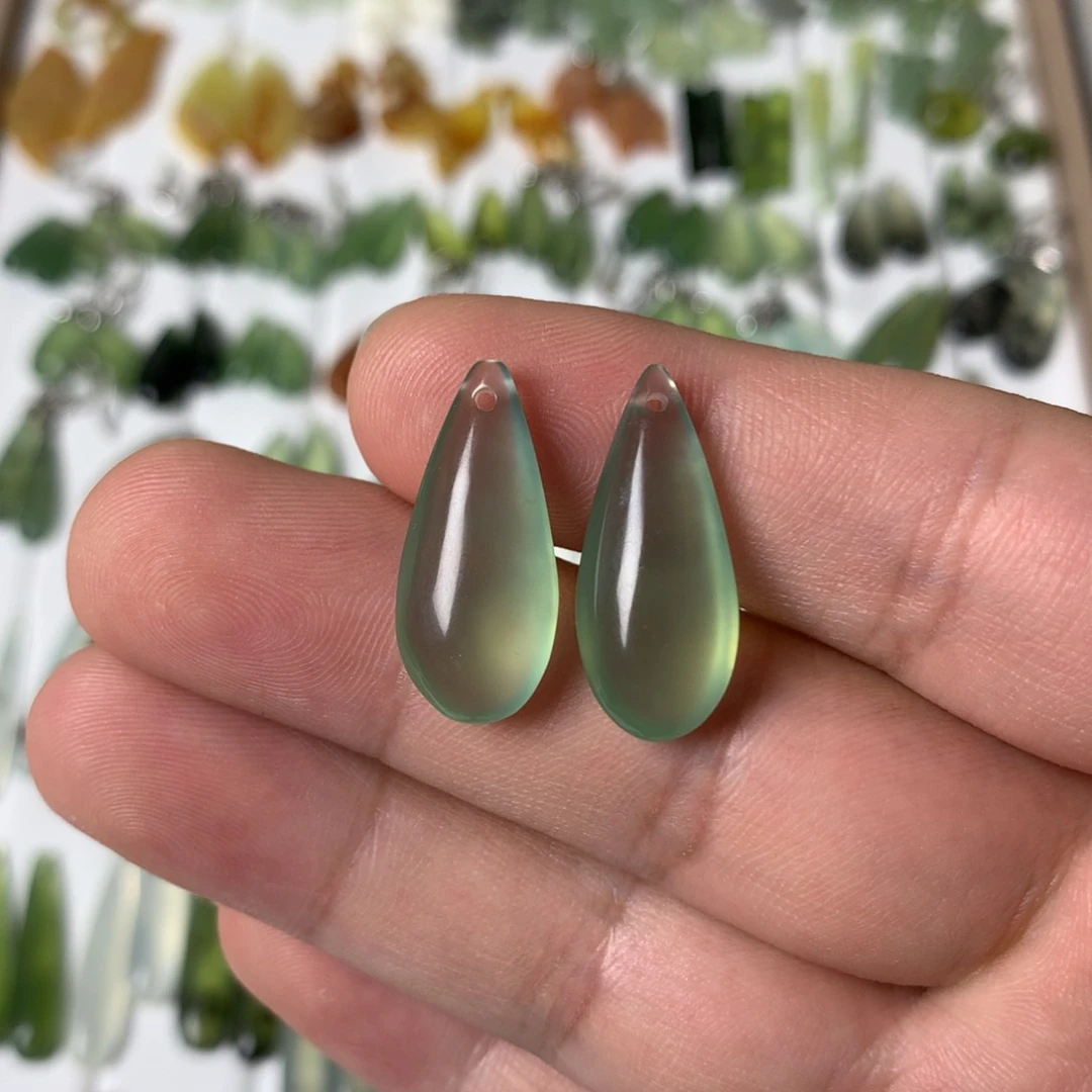 蛇纹石玉耳饰未镶嵌