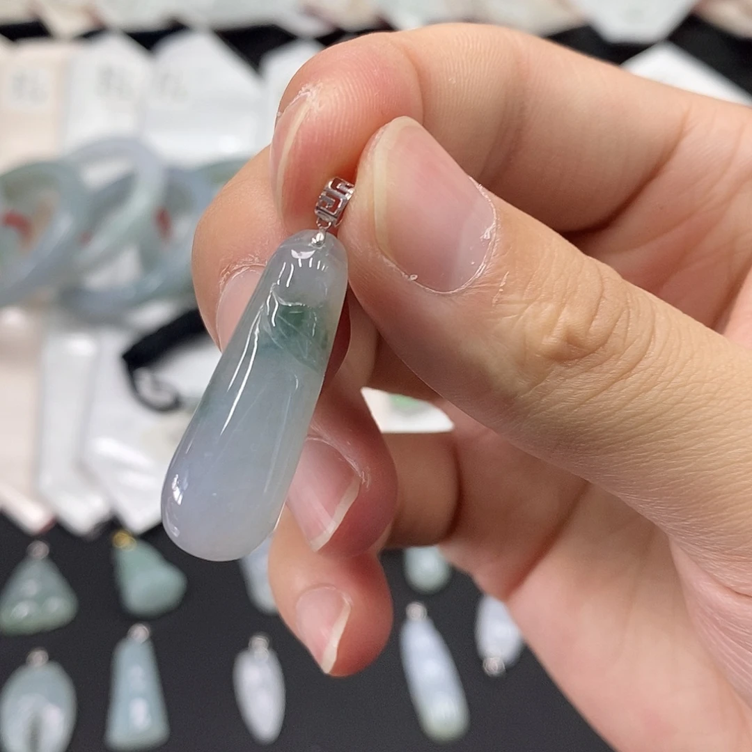 翡翠未镶嵌颈饰翡翠