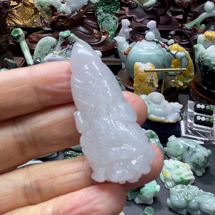 翡翠未镶嵌颈饰白菜