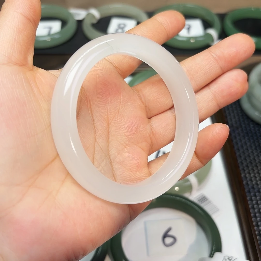 石英质玉未镶嵌手镯