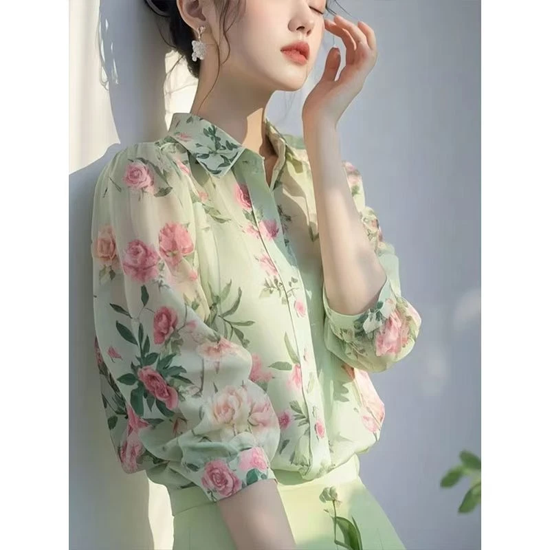 2025年开春小众穿搭高级感法式通勤气质绿色碎花雪纺POLO领衬衫女