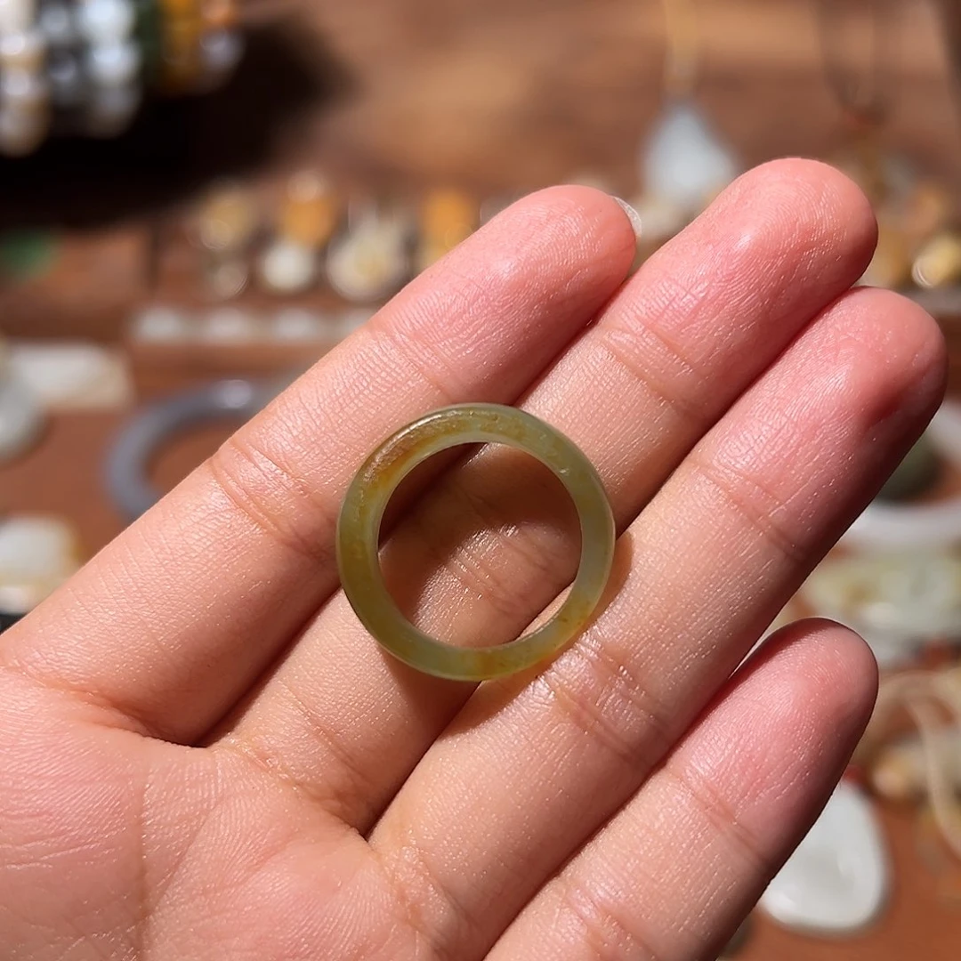 和田玉未镶嵌颈饰云*