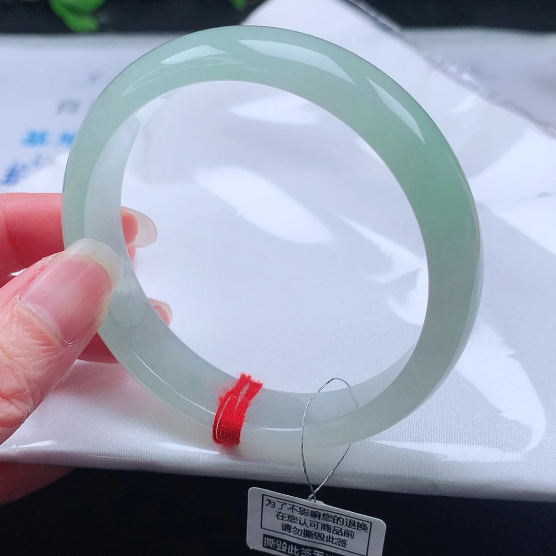 翡翠手镯未镶嵌58圈