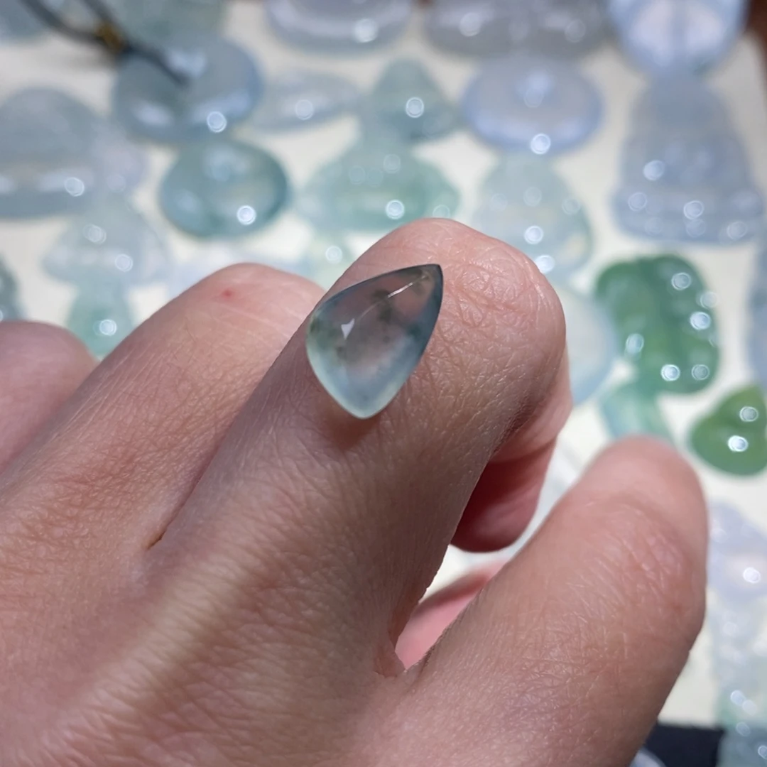 翡翠颈饰未镶嵌天然缅甸翡翠A货