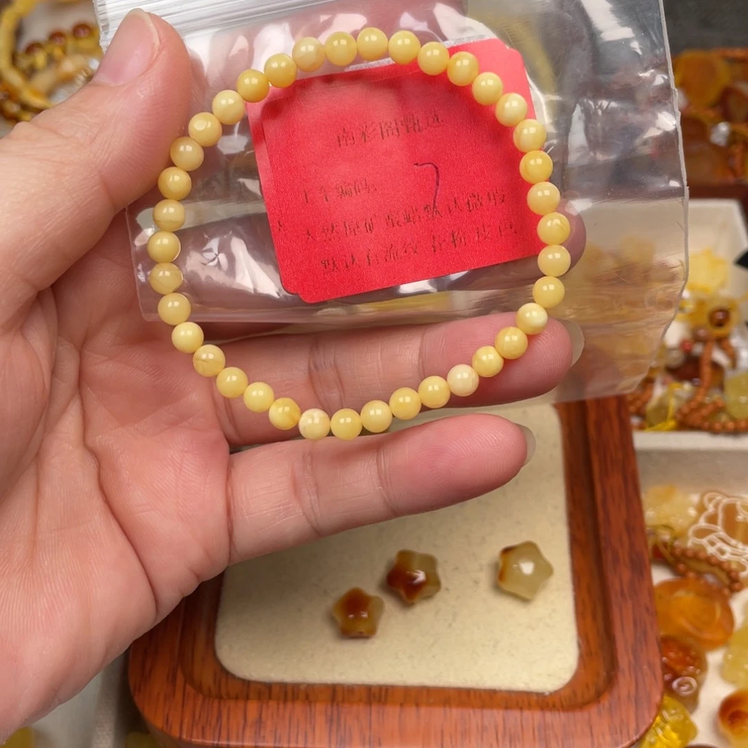 嗯***那裸石琥珀未镶嵌7，