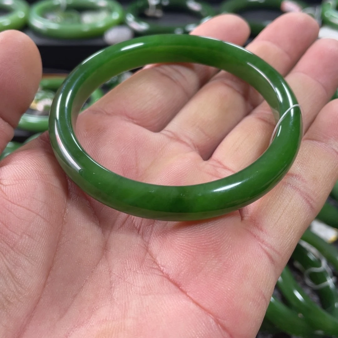 和田玉（碧玉）未镶嵌手镯