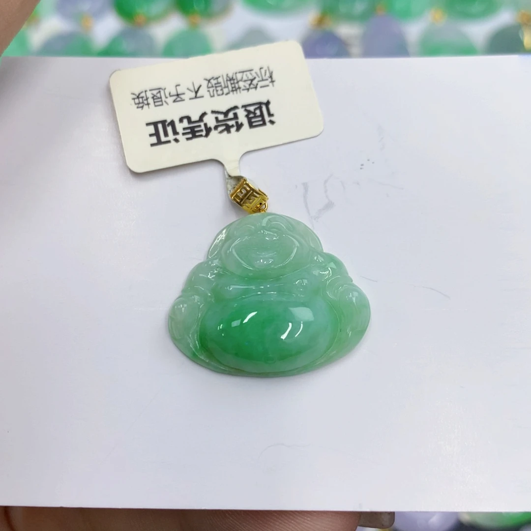 翡翠18K金镶嵌颈饰翡翠