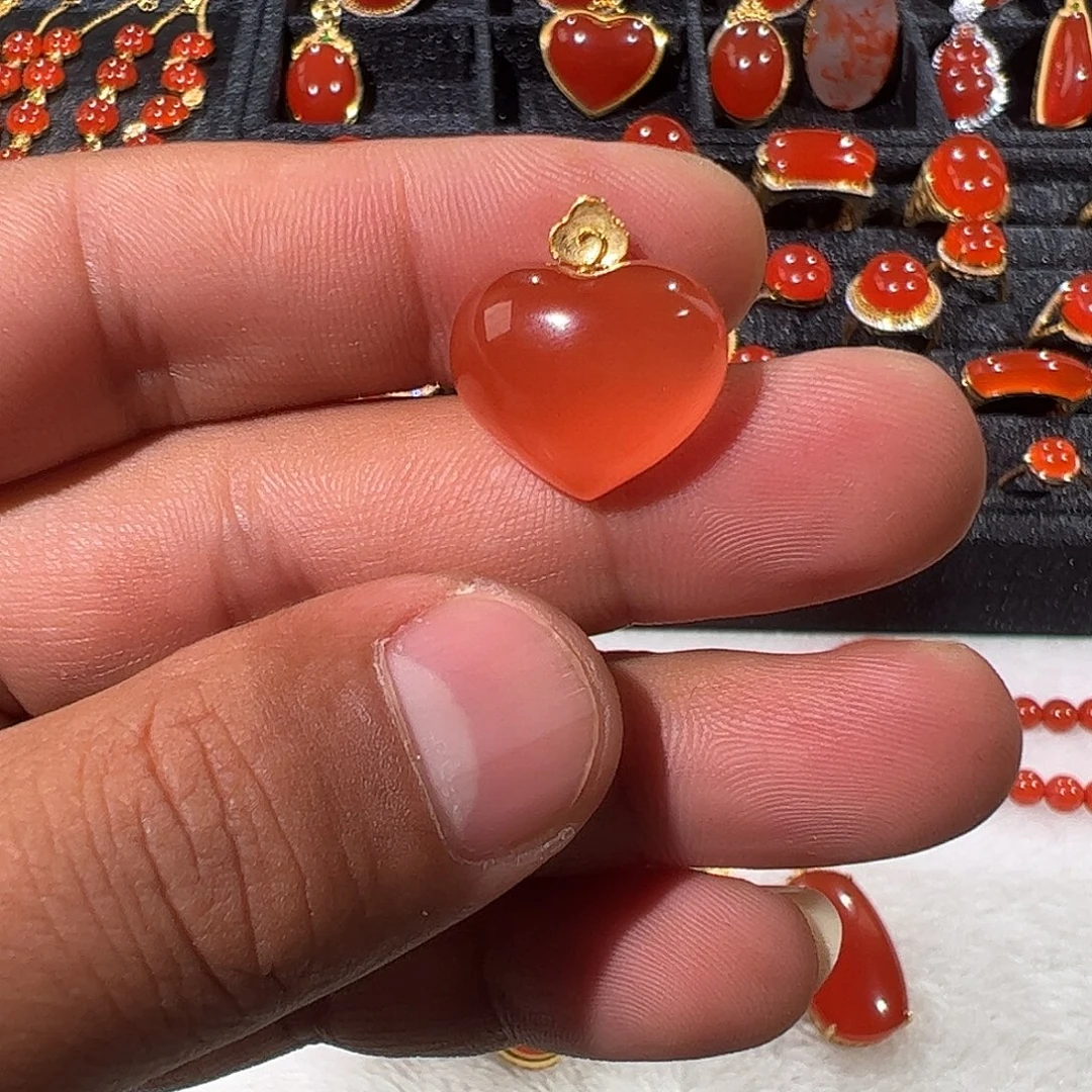 南红玛瑙18K金镶嵌颈饰