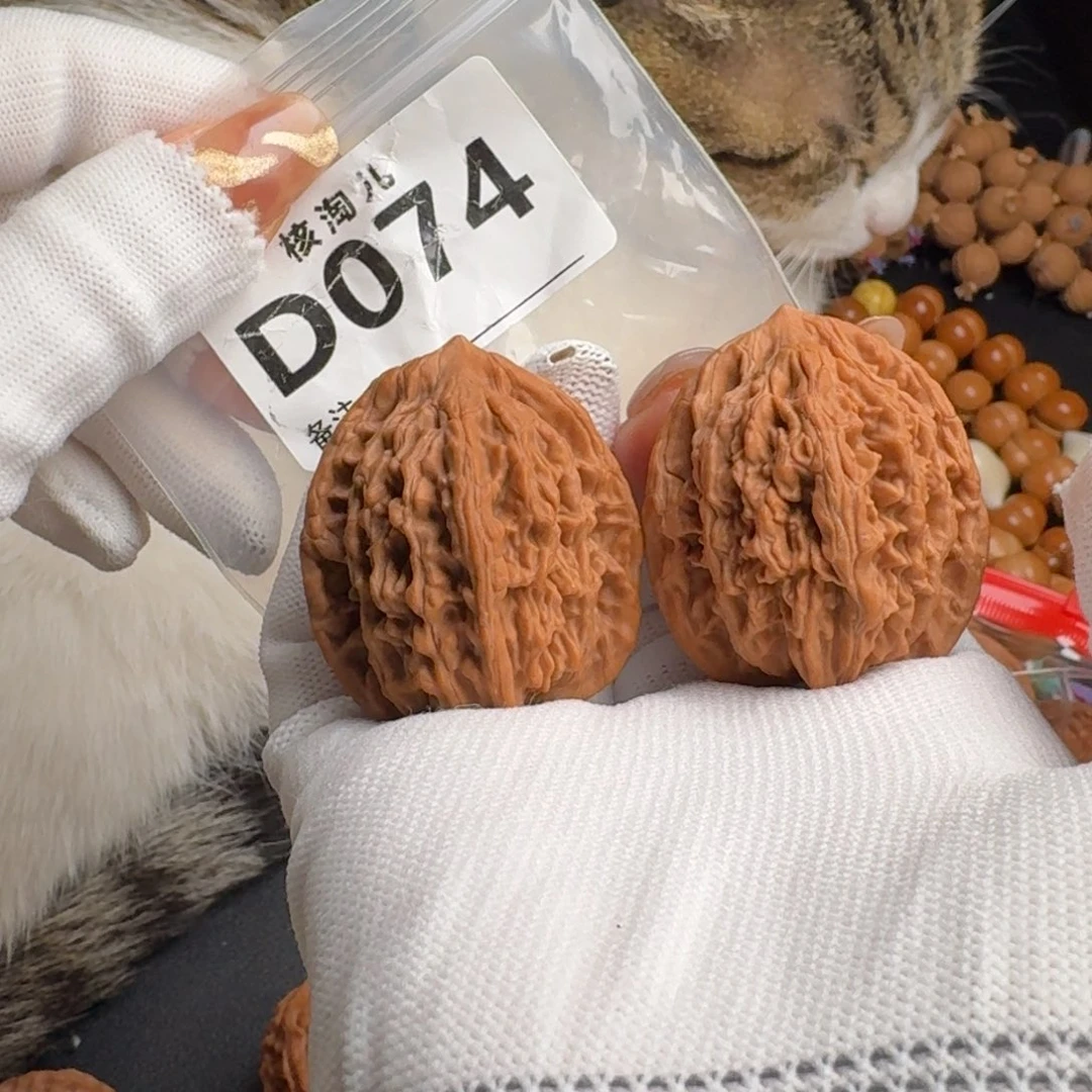 文玩核桃把件37虎头D074