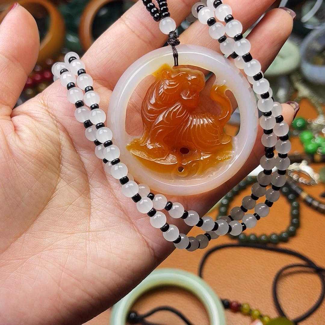 蛇纹石玉未镶嵌颈饰