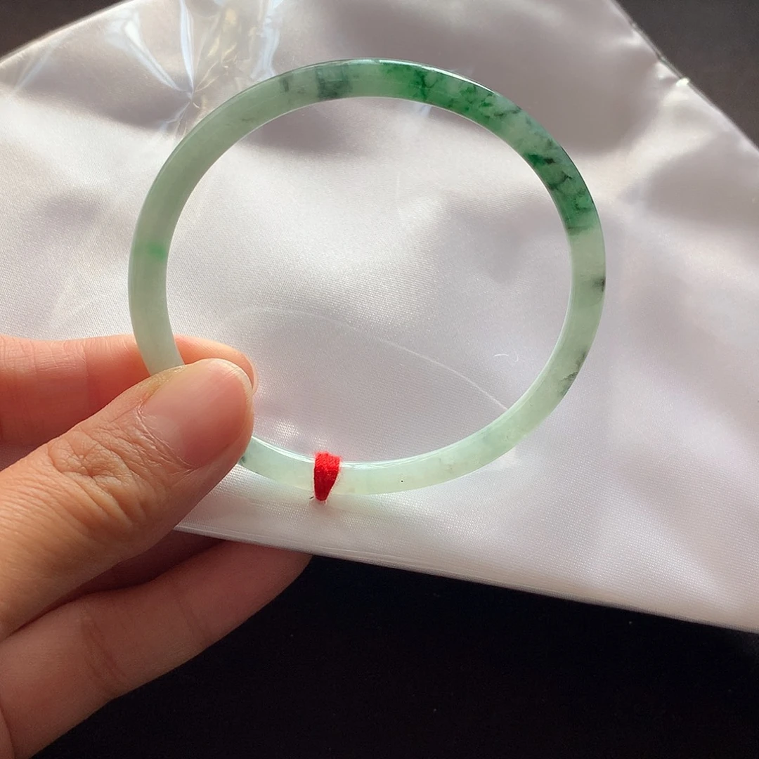 翡翠未镶嵌手镯58贵妃