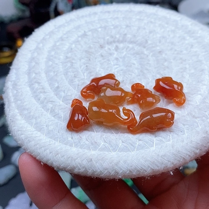 吊坠(不含链)未镶嵌翡翠一个60
