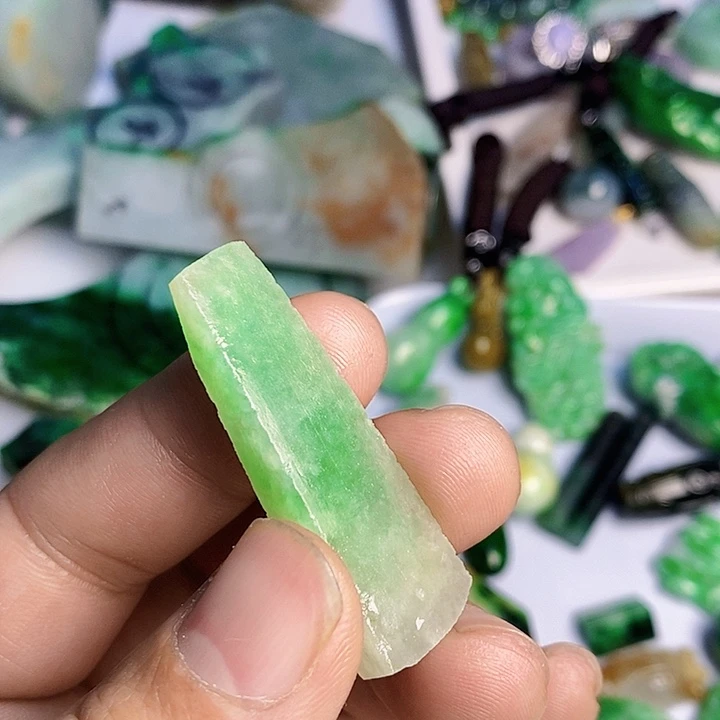 翡翠散珠天然翡翠A货挂件