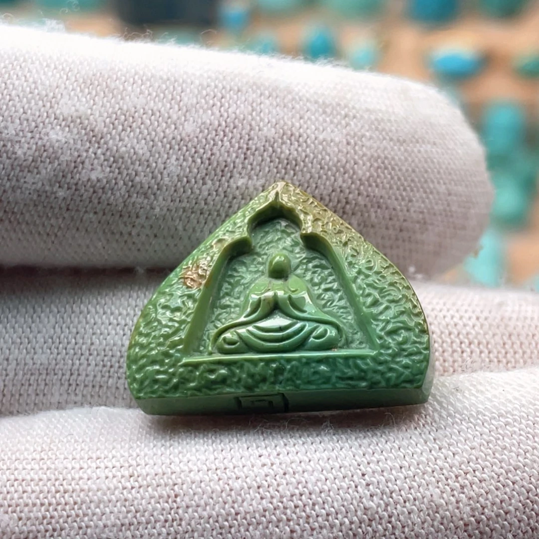 绿松石未镶嵌珠宝奇石