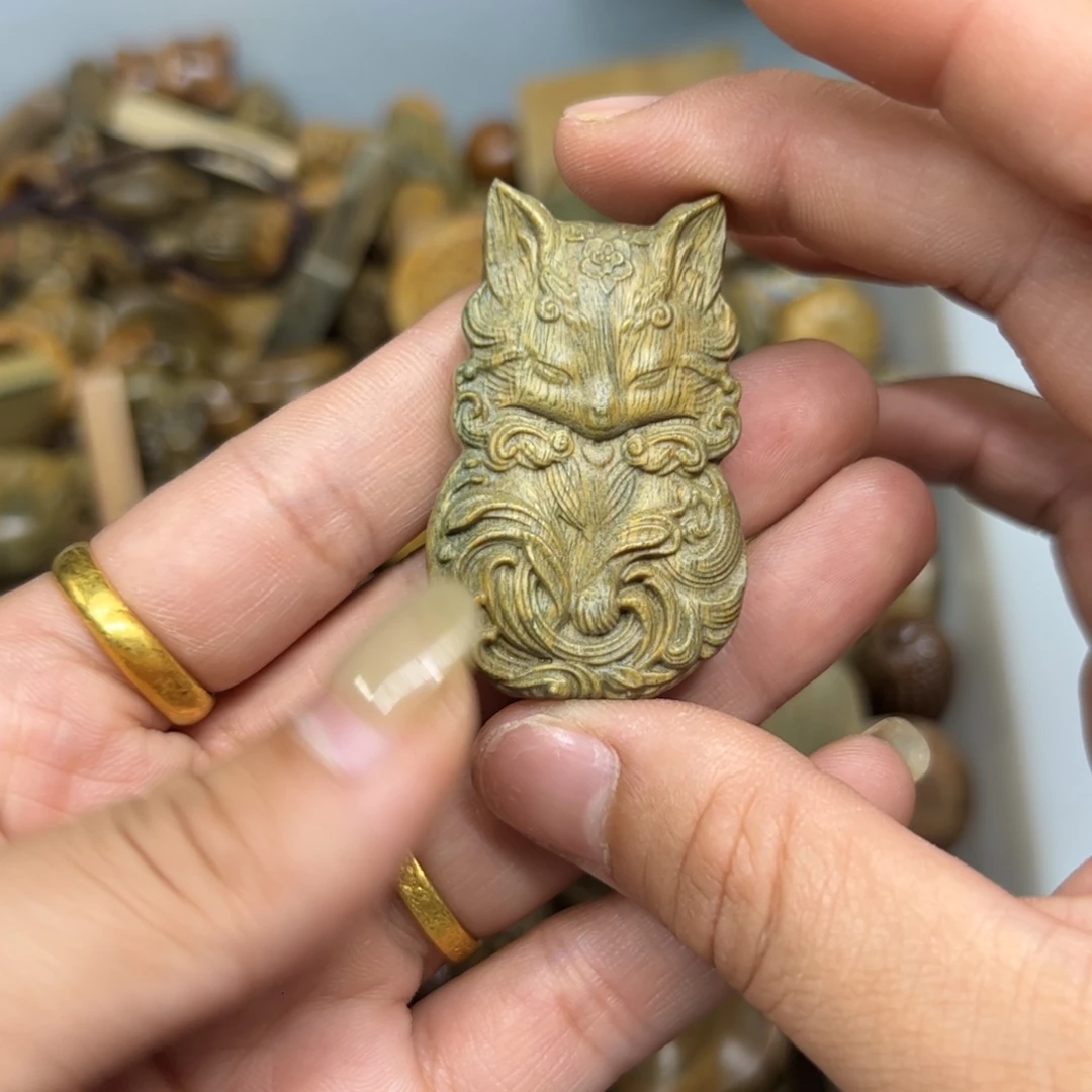 无事牌维腊木（绿檀）