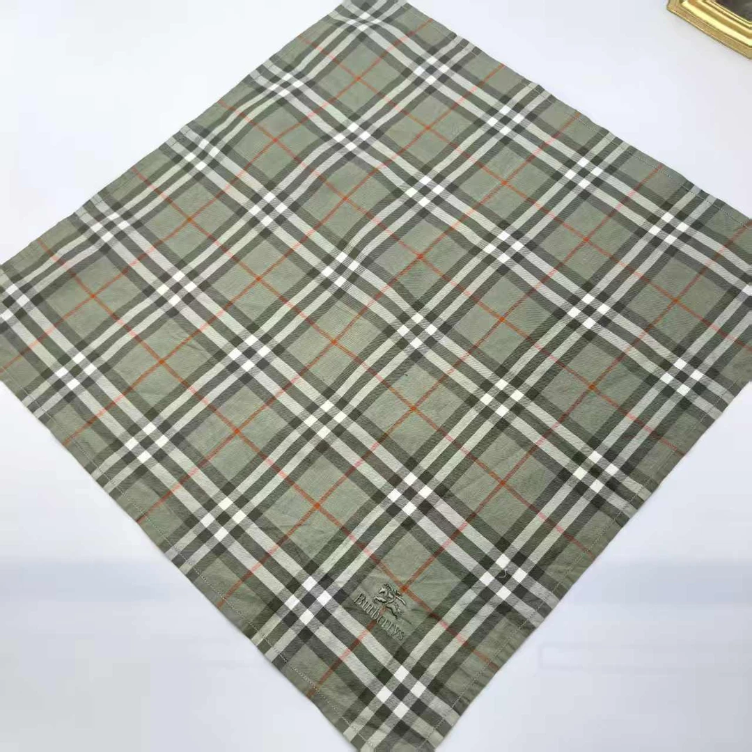 95新 BURBERRY/博柏利  海囤/巴宝莉/丝巾/yy10271