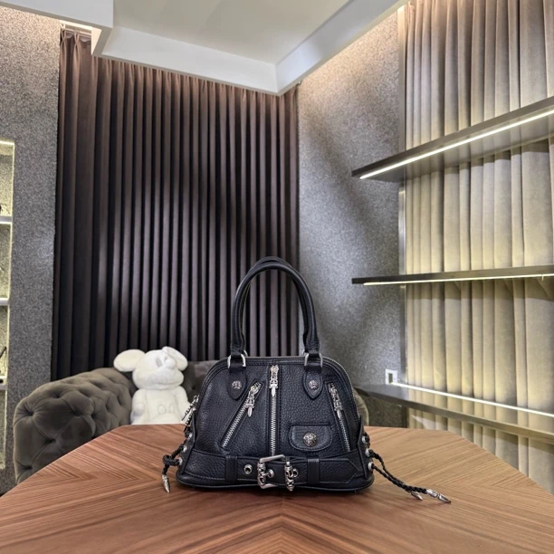 【豆豆】设计跨黑色牛皮贝壳机车手提斜挎包