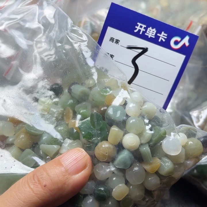 锦****和田玉未镶嵌珠宝半成品