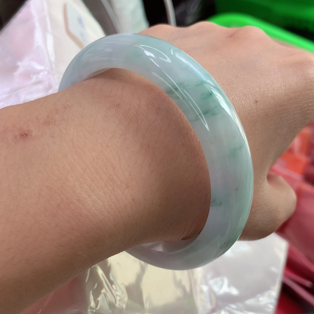 翡翠未镶嵌手镯冰胶细腻飘花福利