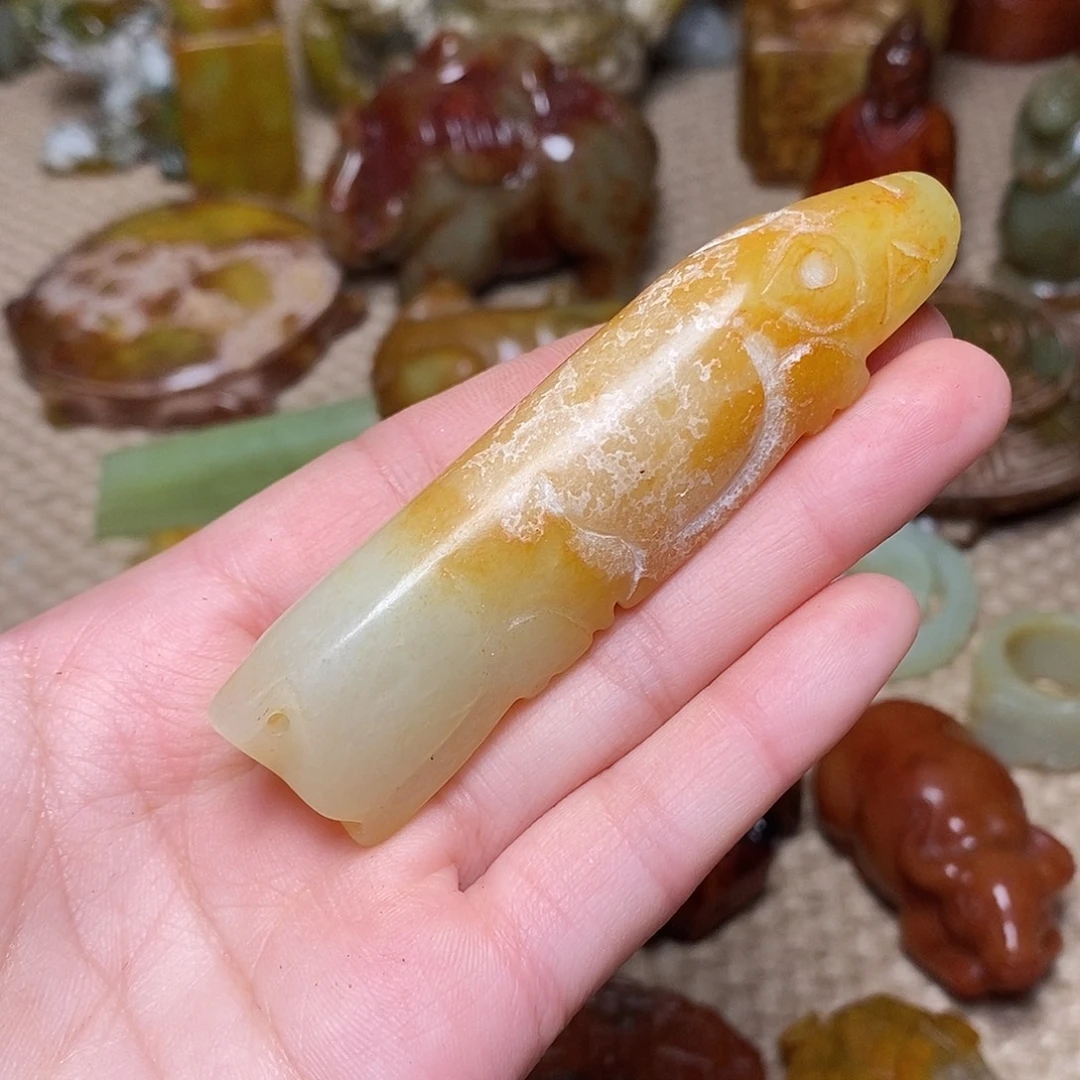 蛇纹石玉未镶嵌颈饰