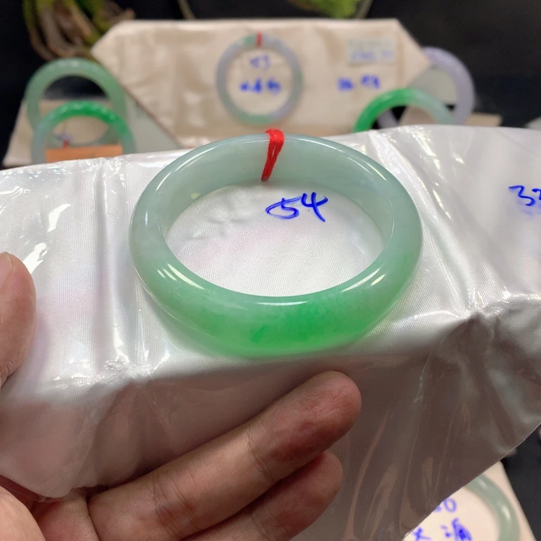 翡翠未镶嵌手镯翡翠