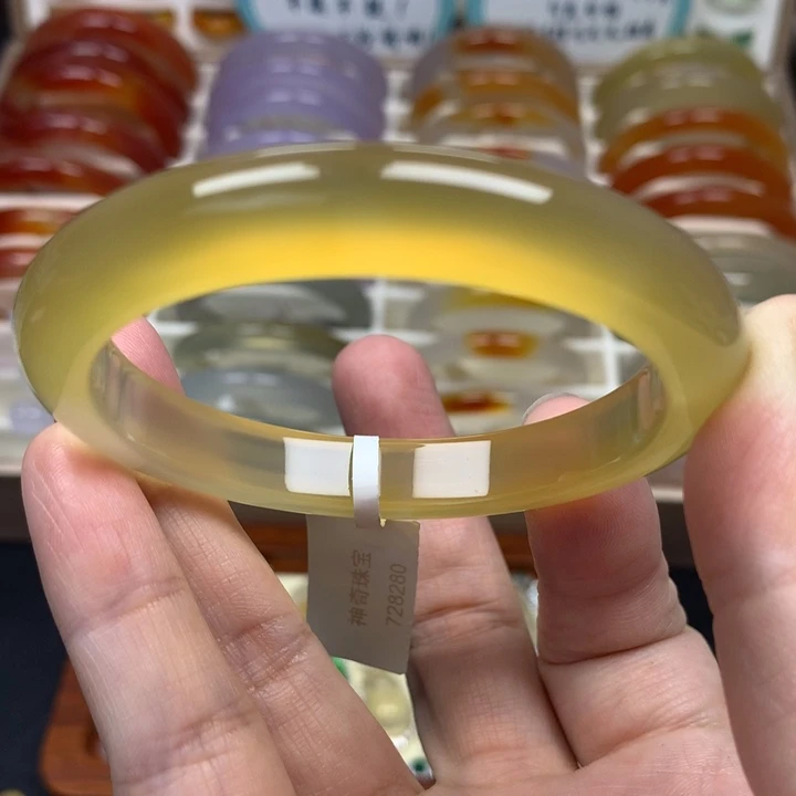 玛瑙/玉髓手镯未镶嵌