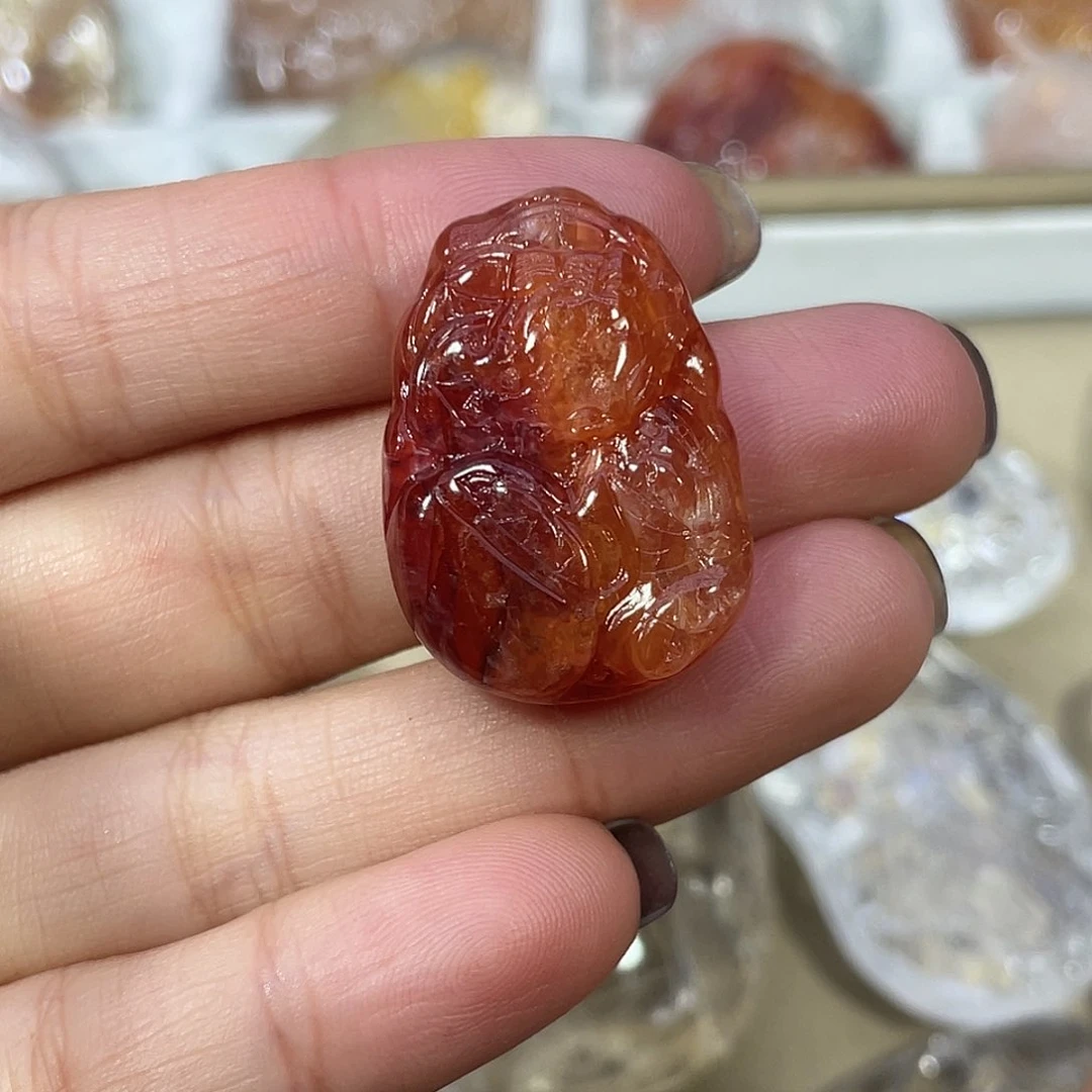 颈饰未镶嵌水晶颈饰未镶嵌的水晶