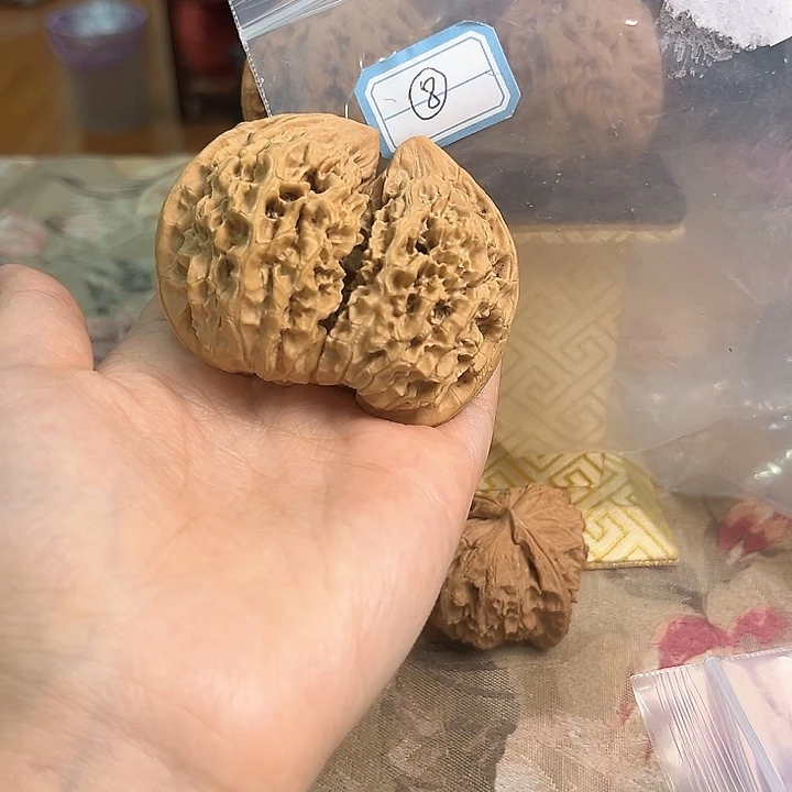 文玩核桃把件官帽异形有黄