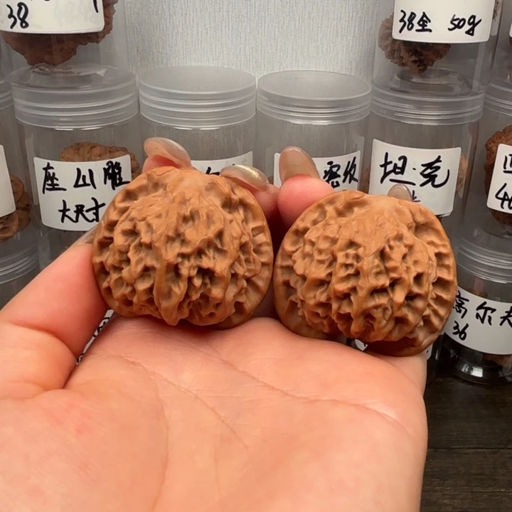 G***a桃核吊坠40秦闷全品
