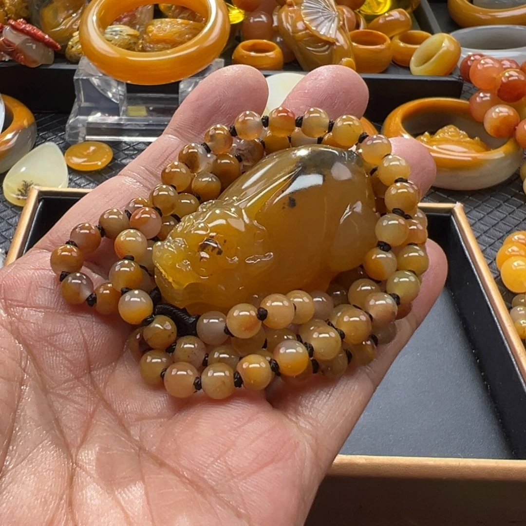 石英质玉未镶嵌颈饰