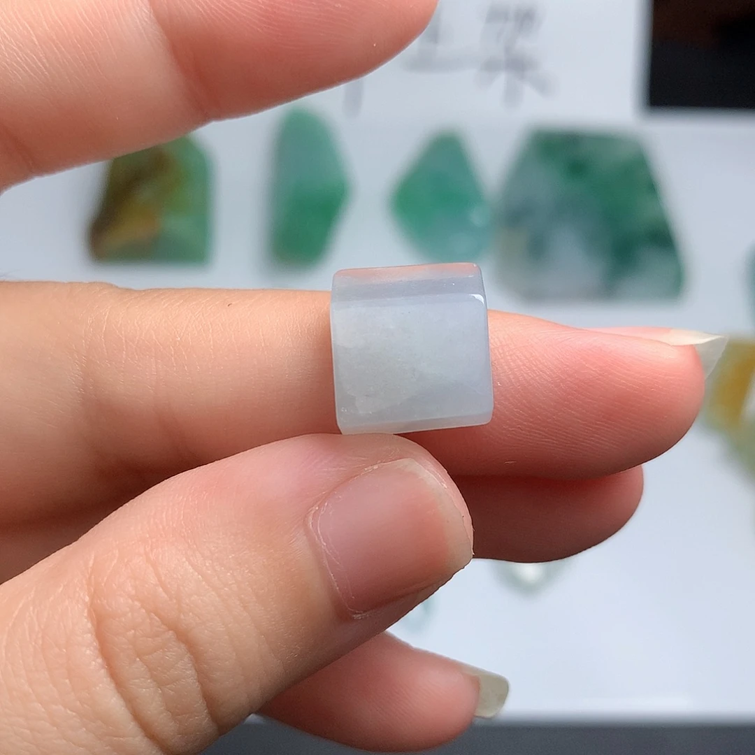 翡翠未镶嵌颈饰福利
