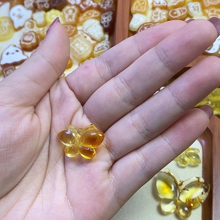 琥珀未镶嵌珠宝奇石蝴蝶