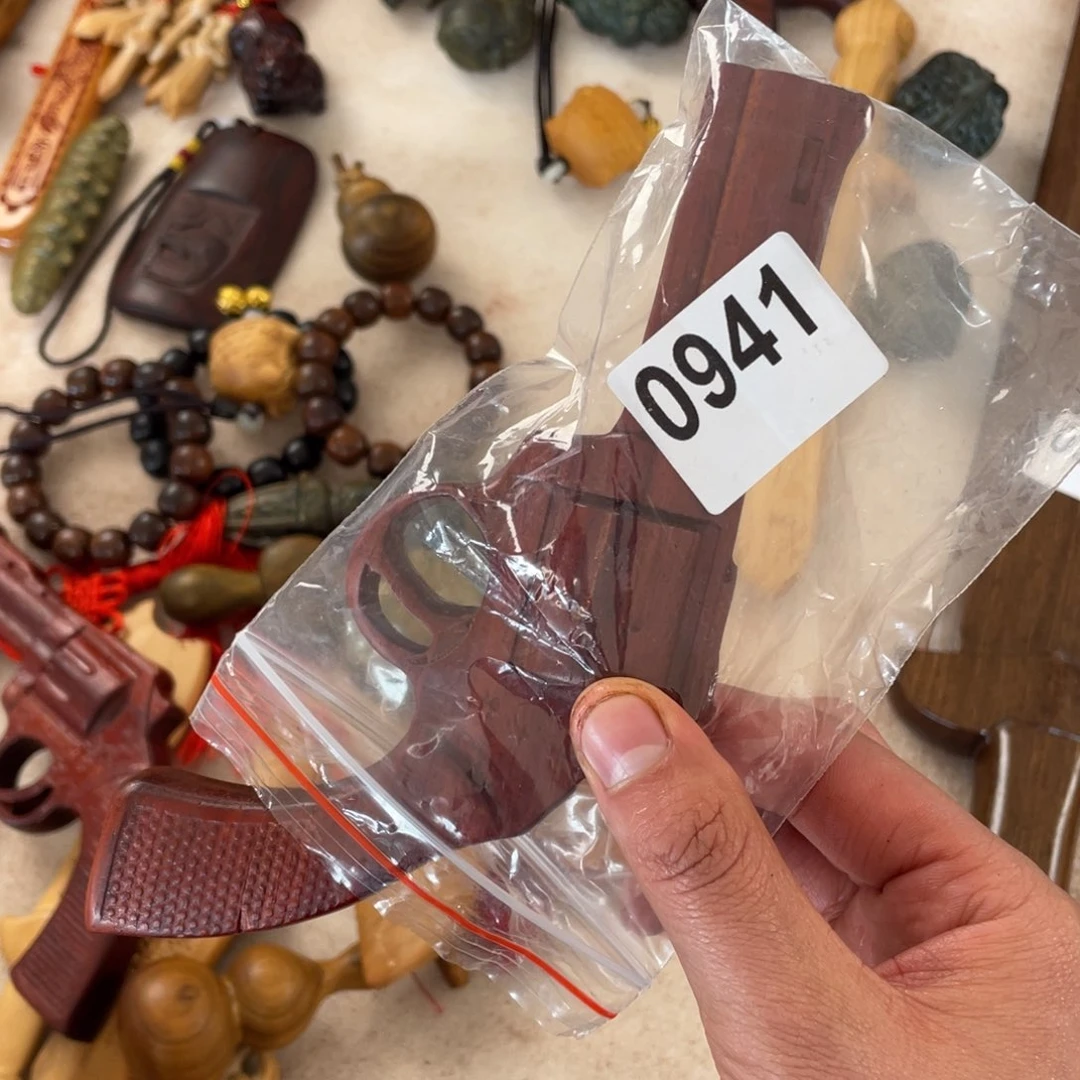 木用****5编号0941绍氏紫檀左轮木枪