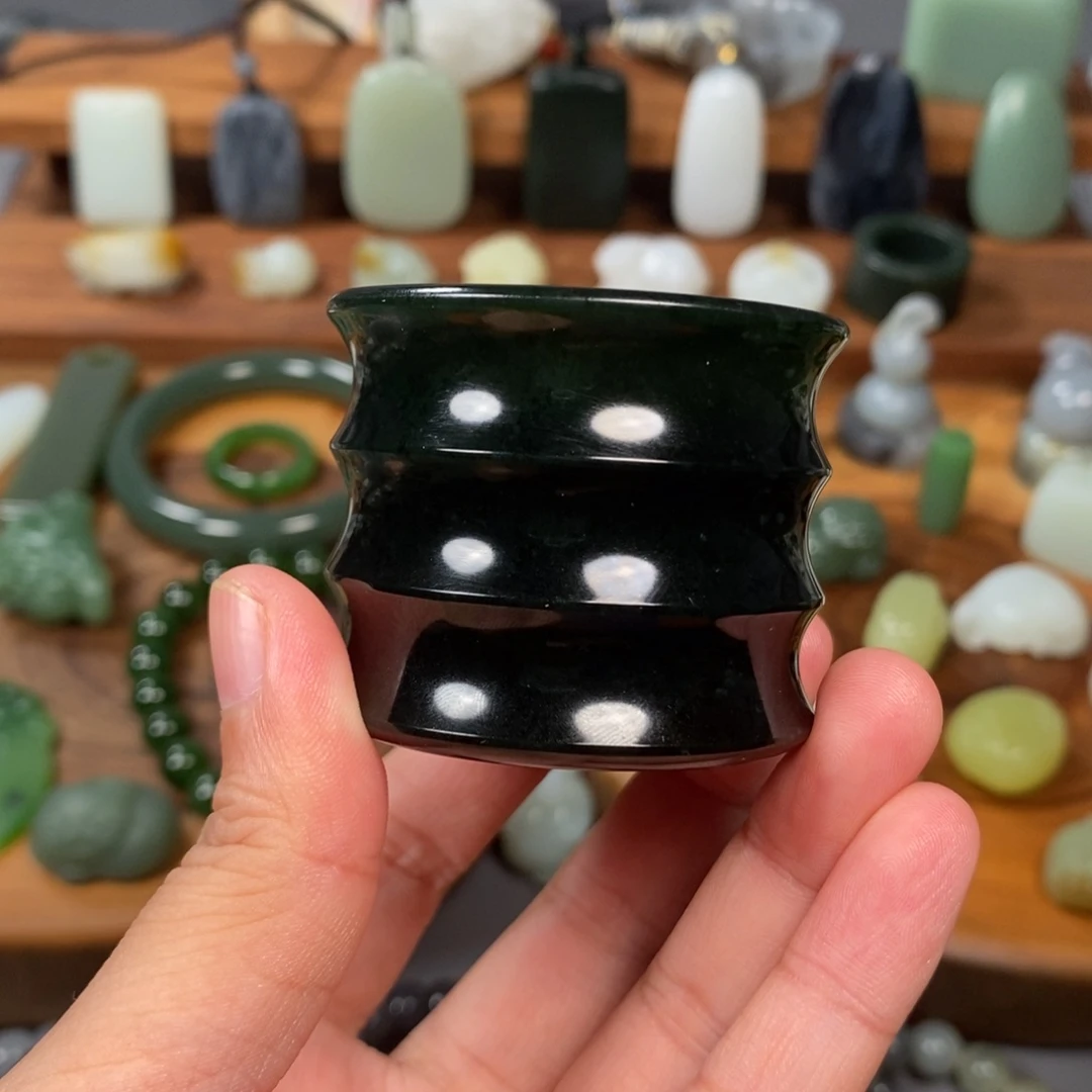 颈饰未镶嵌和田玉小****画