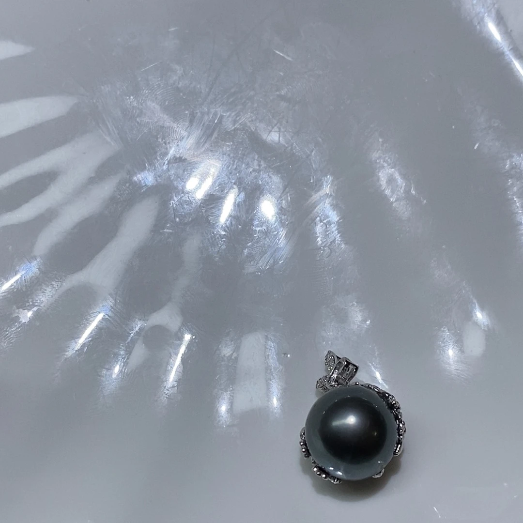 爱***宝银S925镶嵌海水珍珠颈饰