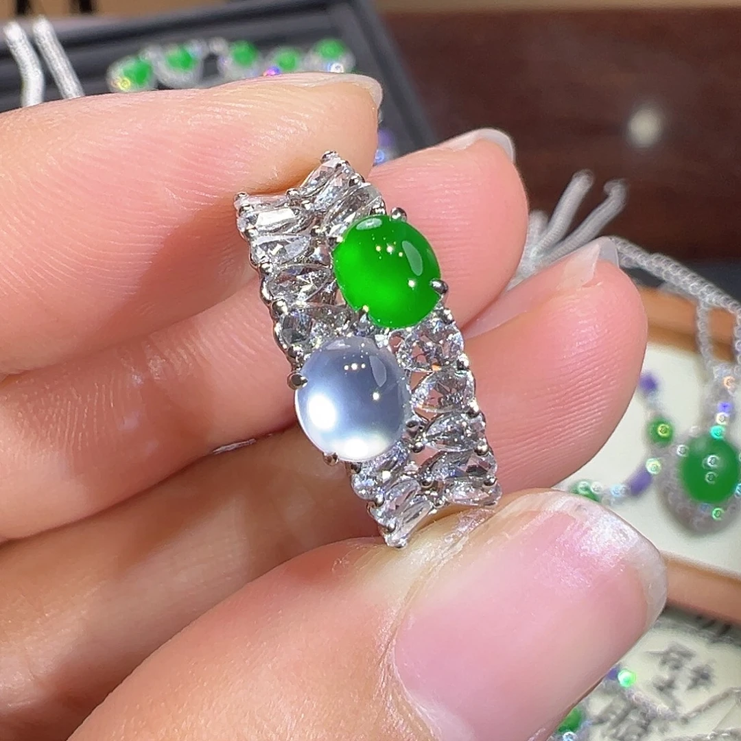 翡翠18K金镶嵌戒指