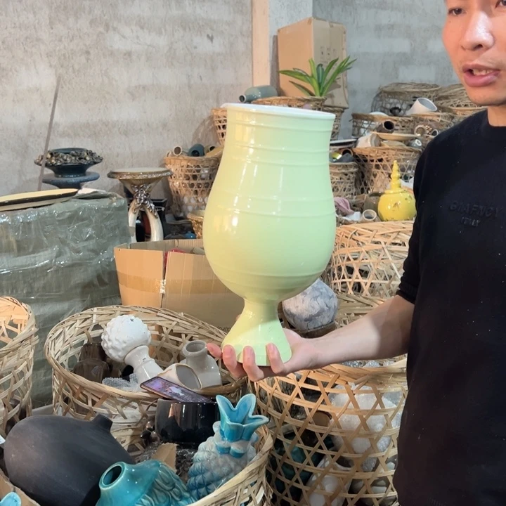 瓶高度37厘米口径15厘米