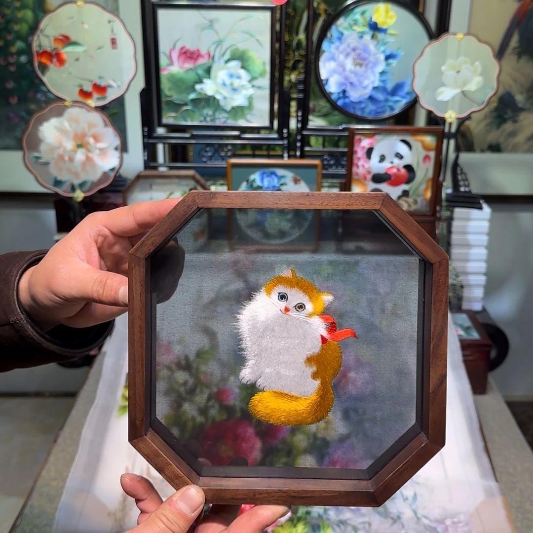 刺绣刺绣工艺精湛异色