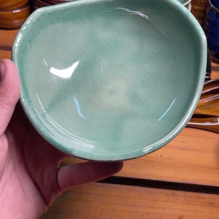 盘瓷器微瑕不退不换