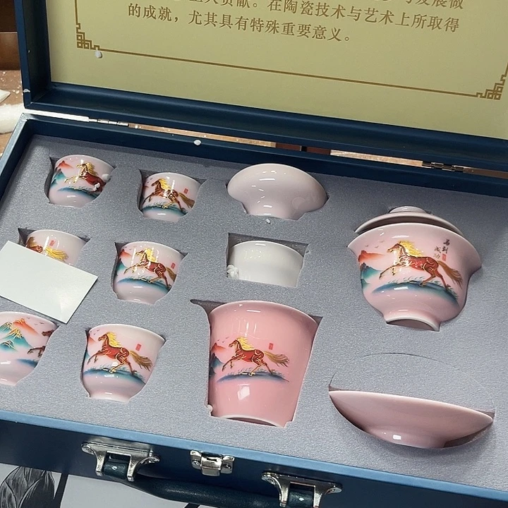 孤品茶具套装等。