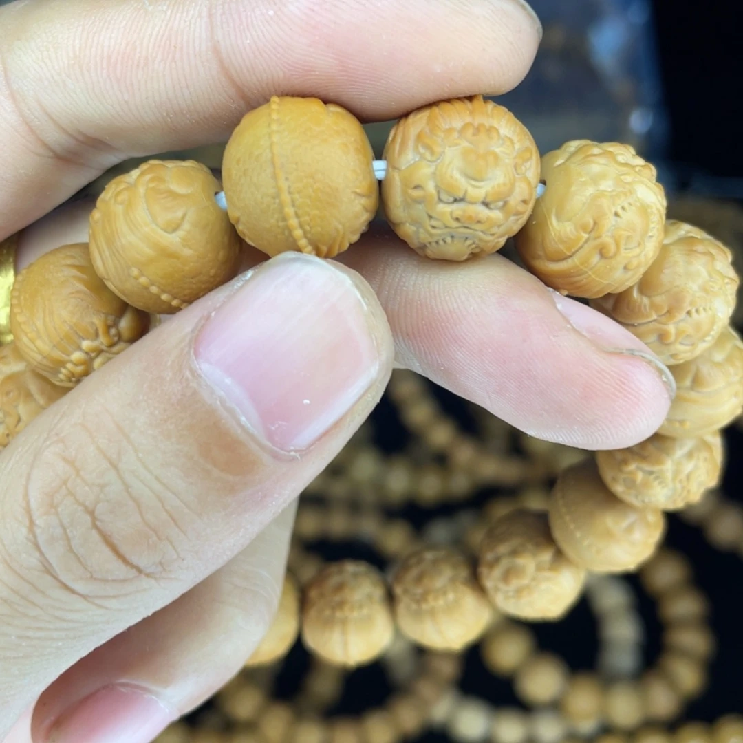 萧***白手串猴头核桃手串