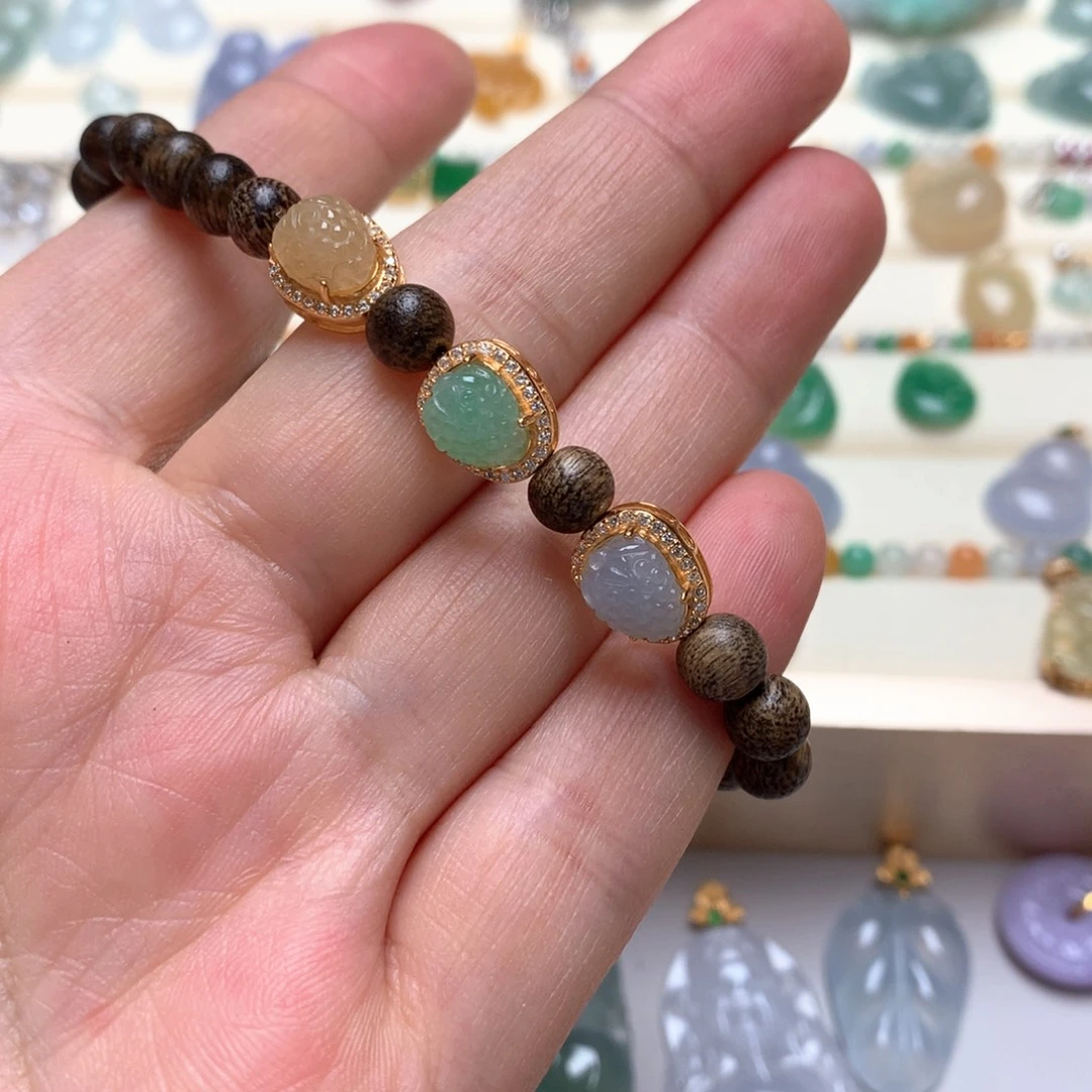 翡翠银S925镶嵌颈饰翡翠葡萄