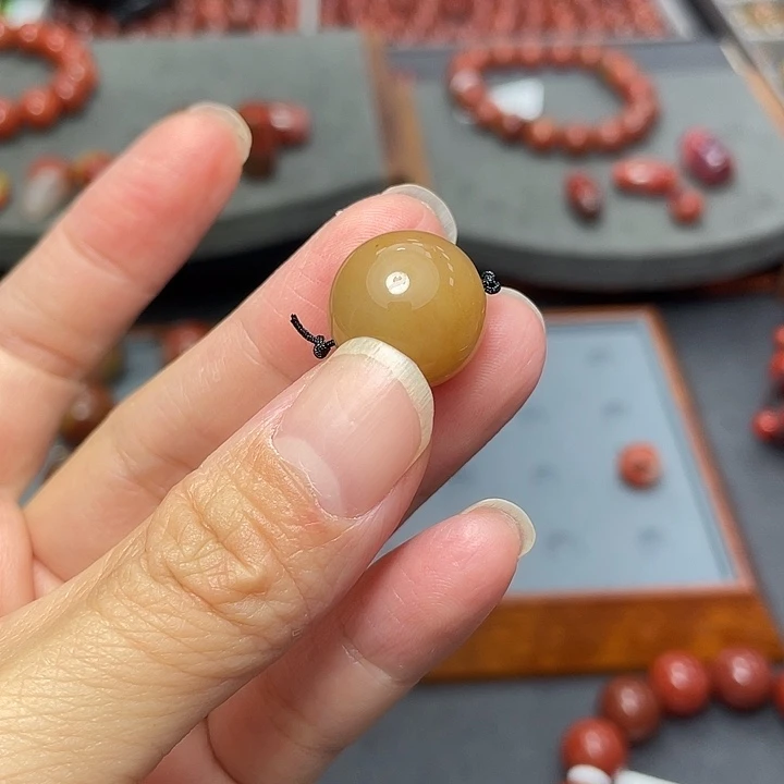 南红玛瑙单珠16mm多样性发未镶嵌