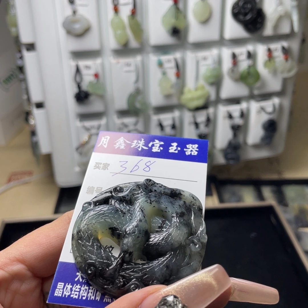 岫玉颈饰未镶嵌秋**_大蛇