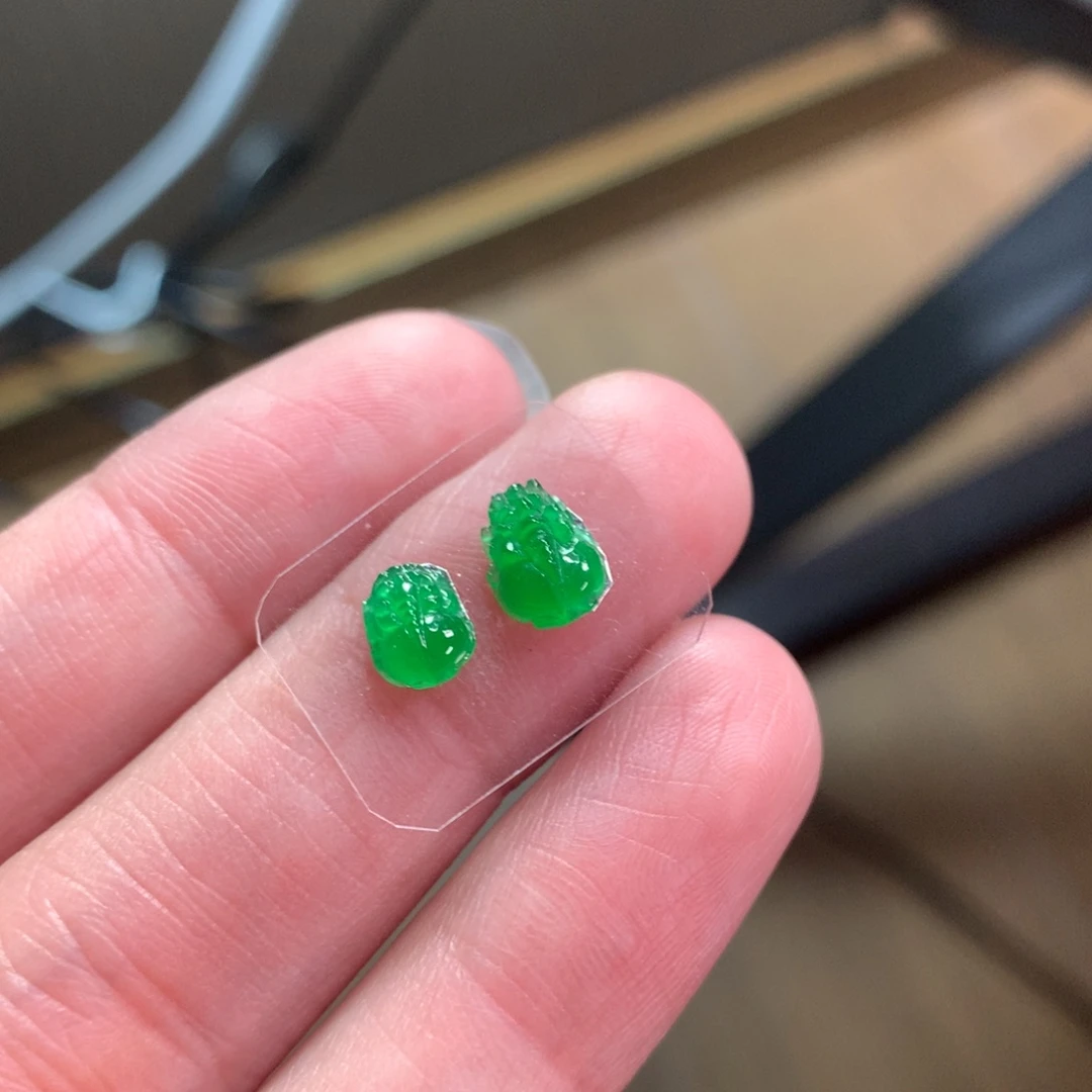 翡翠未镶嵌颈饰正阳绿貔貅