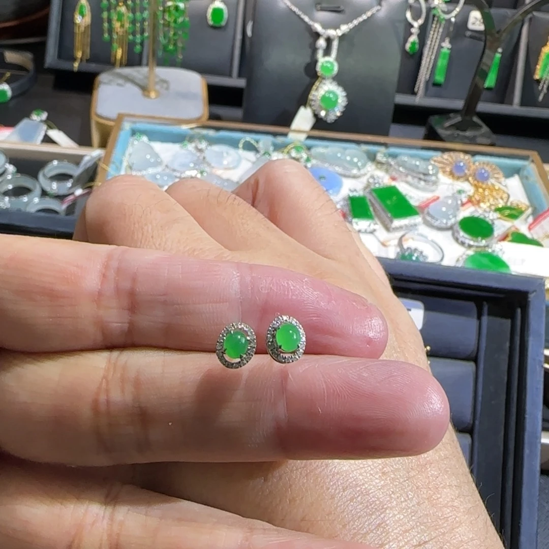 翡翠18K金镶嵌颈饰耳钉