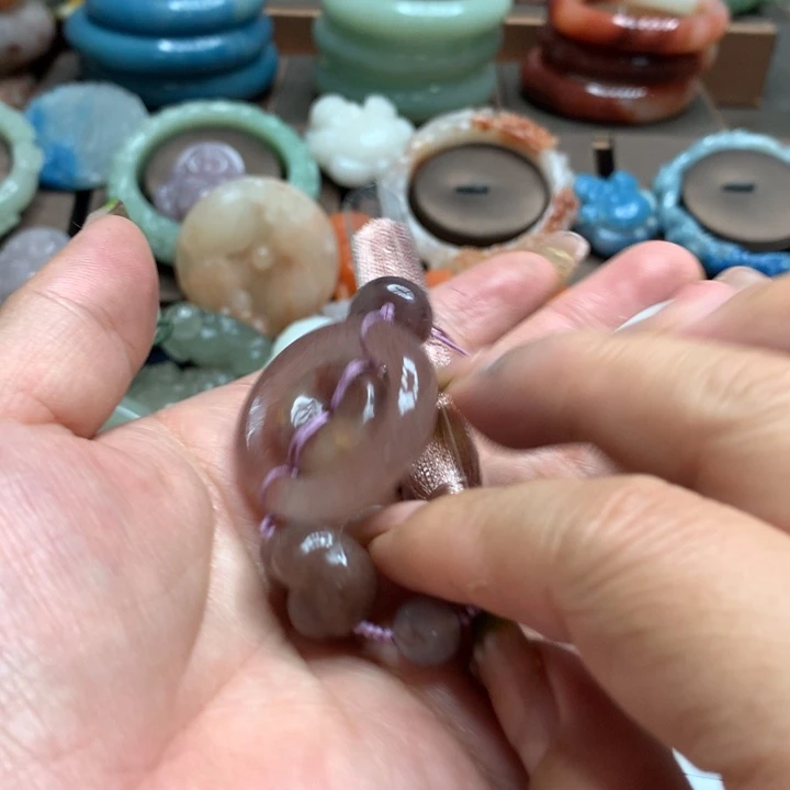 ****K石英质玉（黄龙玉）合金颈饰