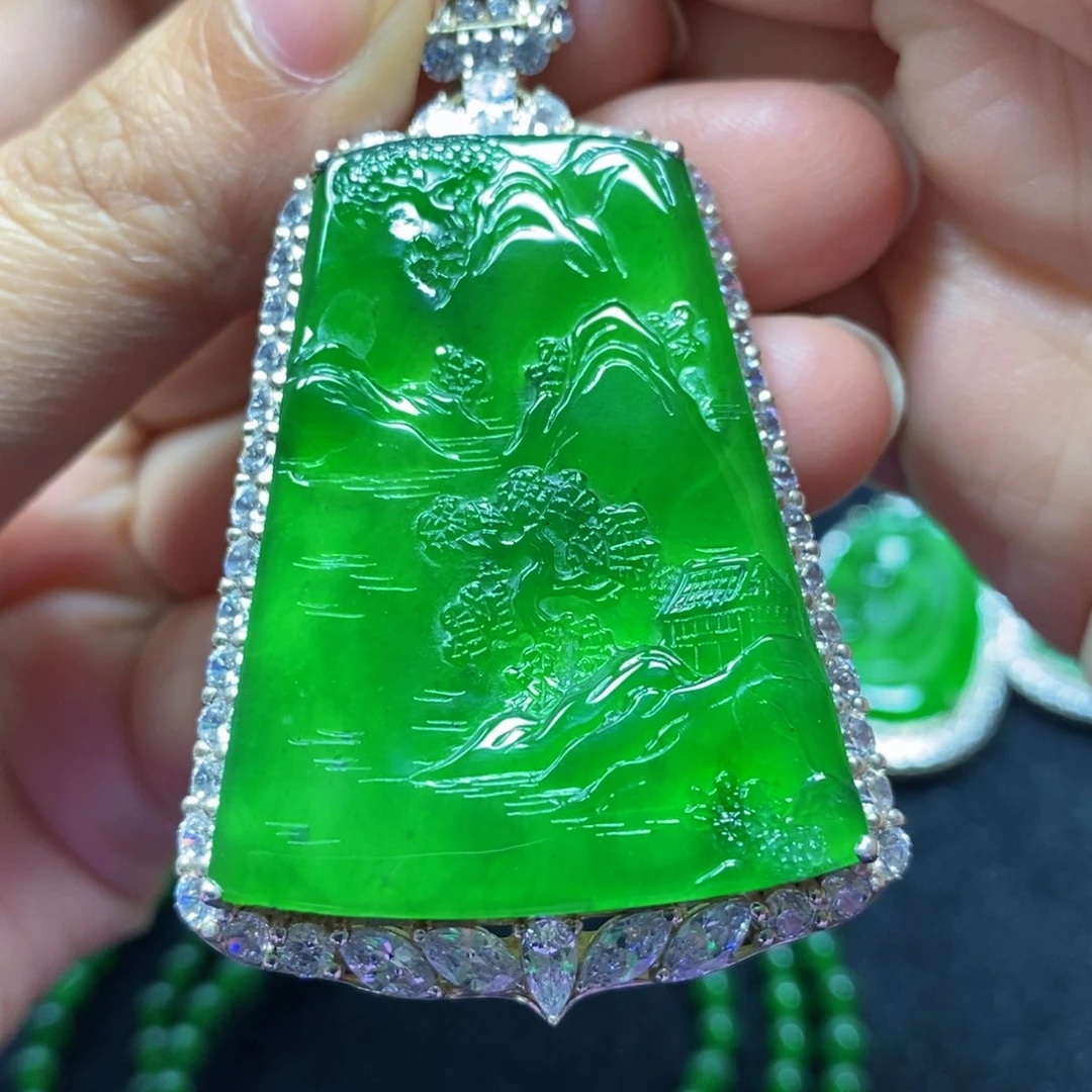 翡翠颈饰银S925镶嵌天然翡翠